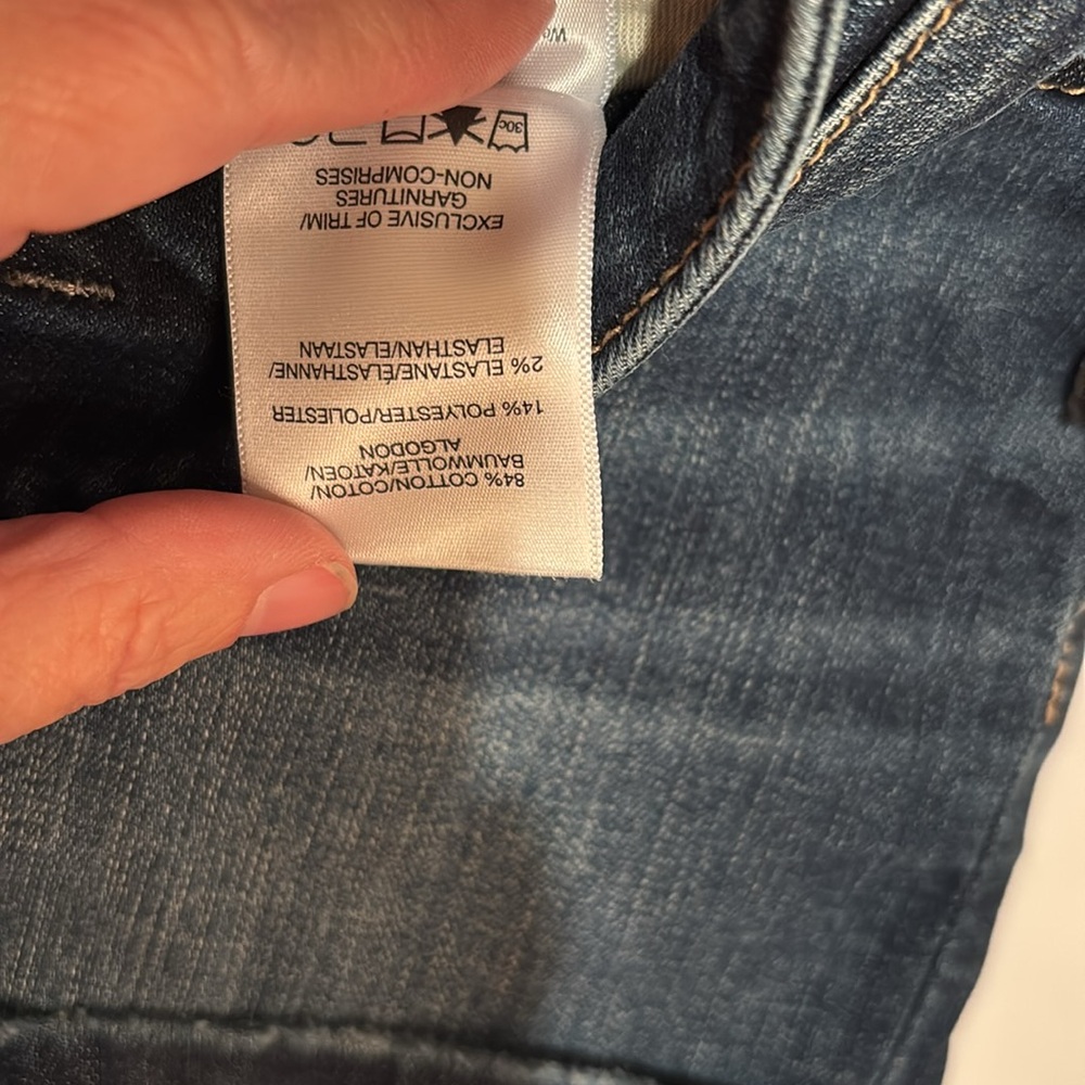 Silver Jeans Dark Blue Jean Shorts 29 Suki 2 buttons - Picture 6 of 10